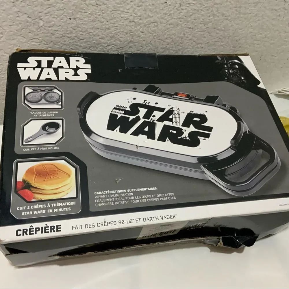 Disney Star Wars R2-D2 & Darth Vader Pancake Maker Intertek LSW-300CN New